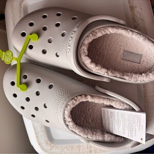 Crocs unisex Plush-Lined Clog - White